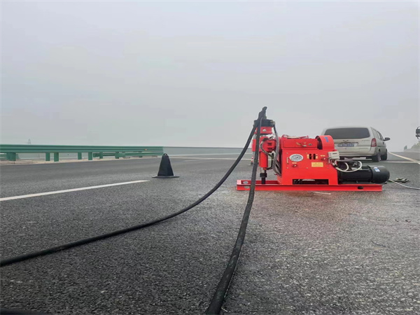 贡山马路路基路面开裂下沉注浆加固灌浆