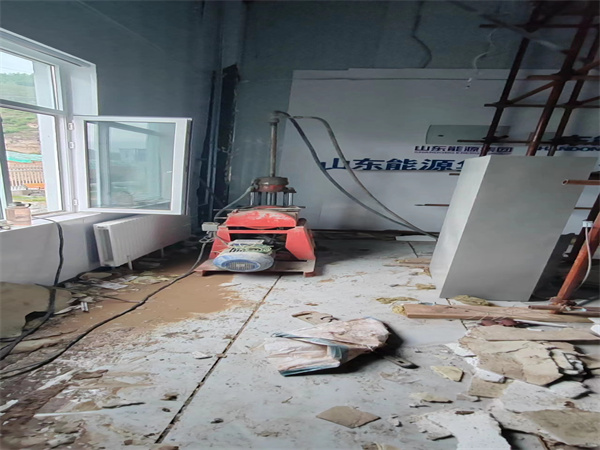 贡山地基基础下沉墙体裂缝加固注浆顶升施工