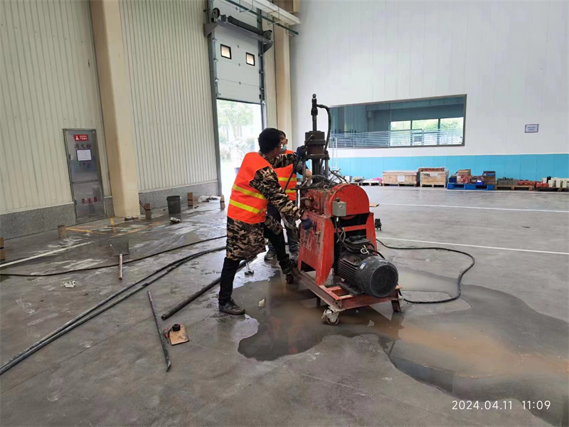 贡山厂房地面下沉塌陷注浆加固施工